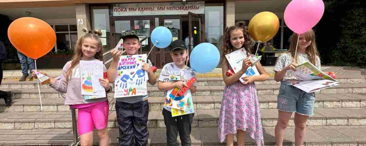 Дискотека в "Лесной сказке": песни, танцы и именинный сюрприз!